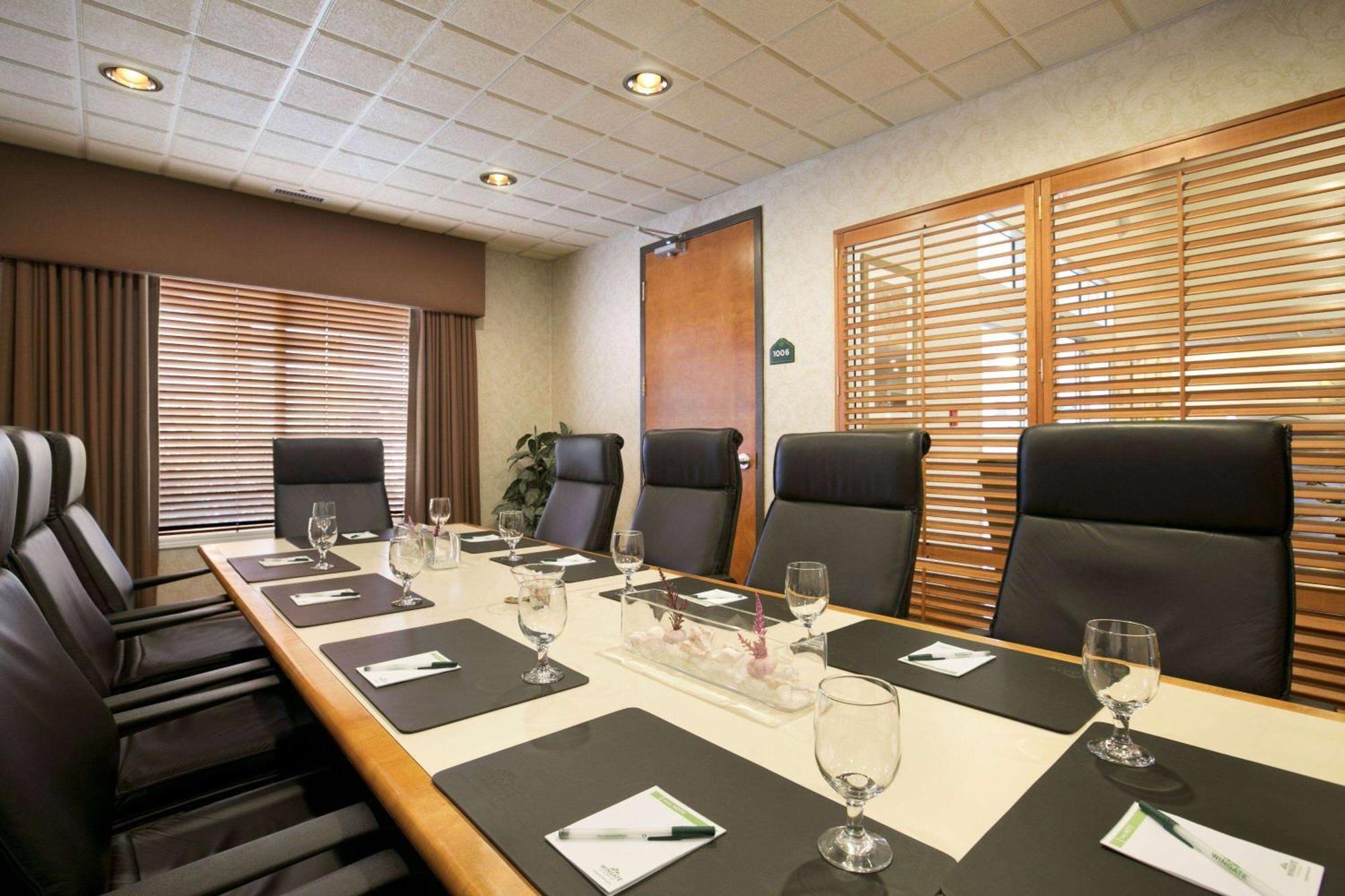 Wingate By Wyndham South Hotel 3*