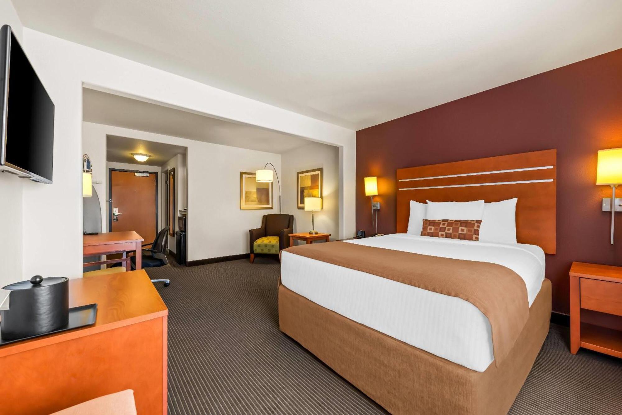 Wingate By Wyndham South 3*
