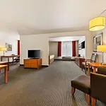 Wingate By Wyndham Calgary South