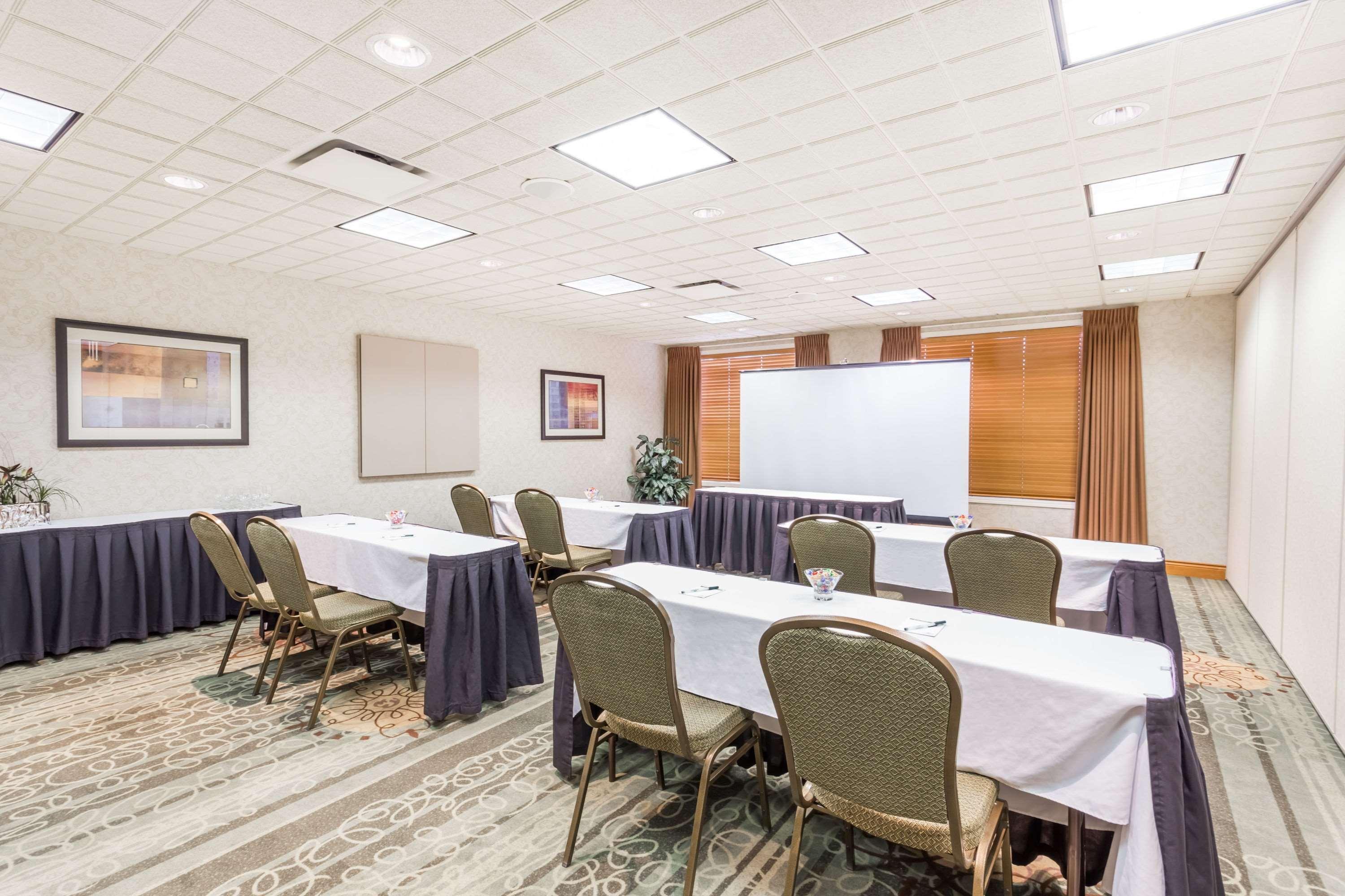 Wingate By Wyndham South Calgary